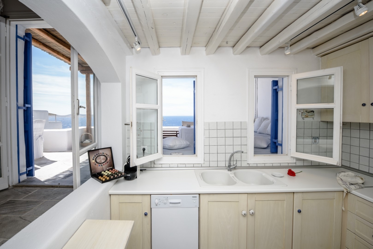Kitchen 1 (1st floor) with sea &amp; pool view